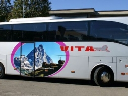 Mercedes Tourismo R2