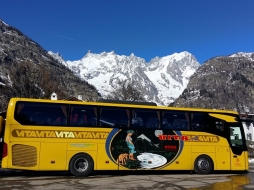 Mercedes Tourismo 15 RHD